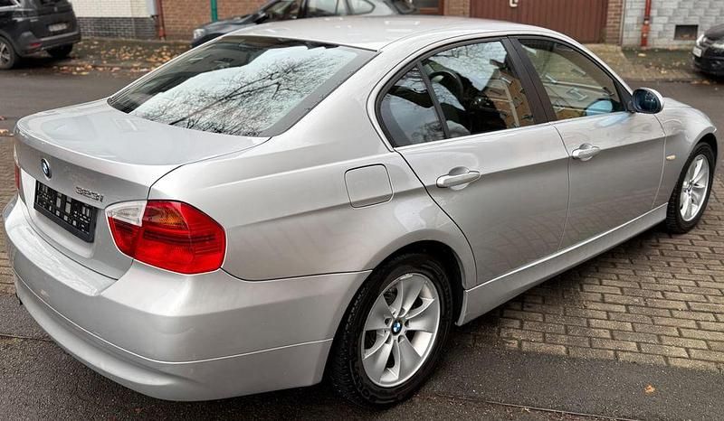 Gebraucht BMW 323 177 PS (130 kW) 2006 Silber Limousine
