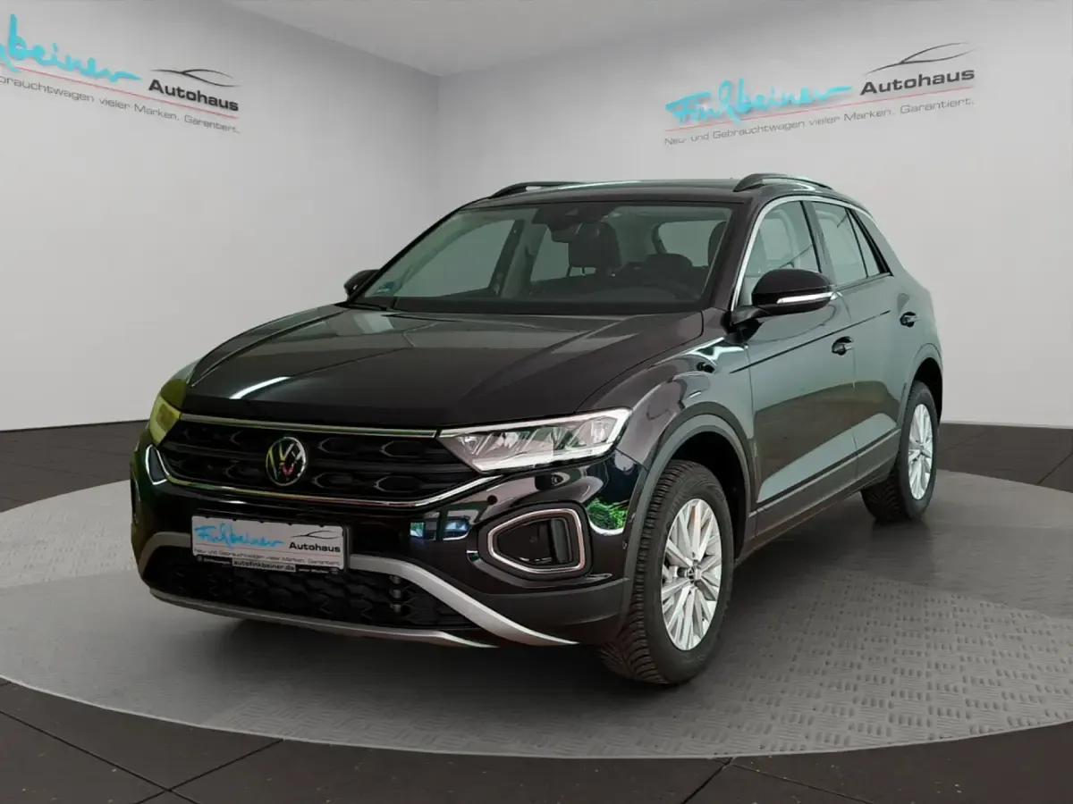Gebraucht VW T-Roc Life 150 PS (110 kW) 2025 Deep black perleffekt (schwarz), perleffekt SUV
