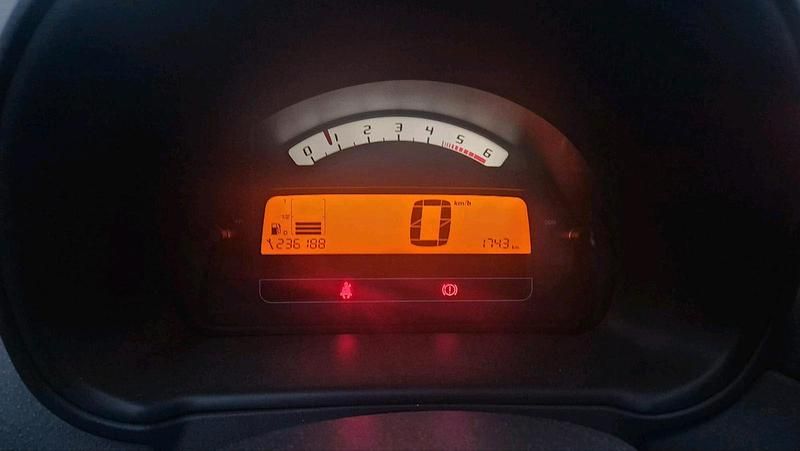 Gebraucht Citroën C2 68 PS (50 kW) 2009 Schwarz Kleinwagen