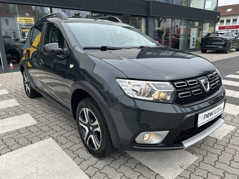 Gebraucht Dacia Sandero Celebration 95 PS (69 kW) 2020 Grau Kleinwagen