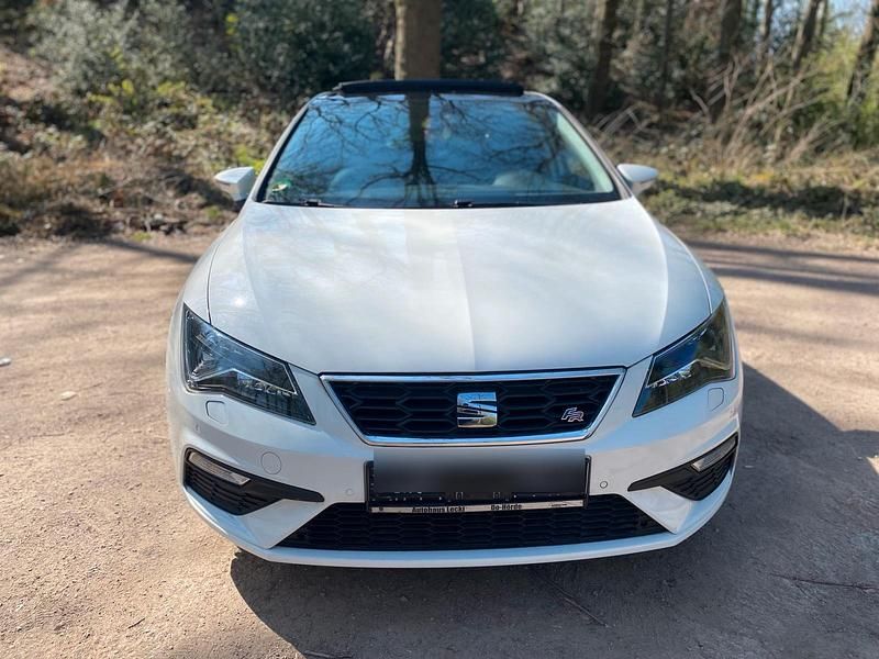 Weiß Gebraucht 2018 Seat Leon FR Kleinwagen | 11.850 € (Fairer Preis) - Bild 1/4