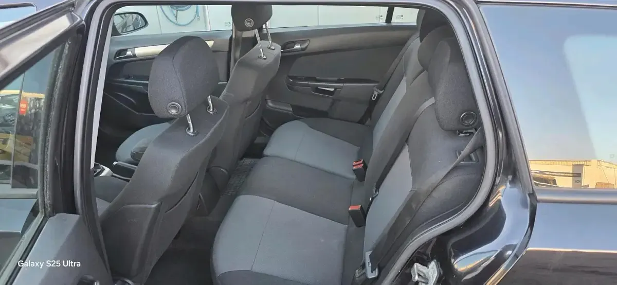 Gebraucht Opel Astra 150 PS (110 kW) 2008 Schwarz Kombi