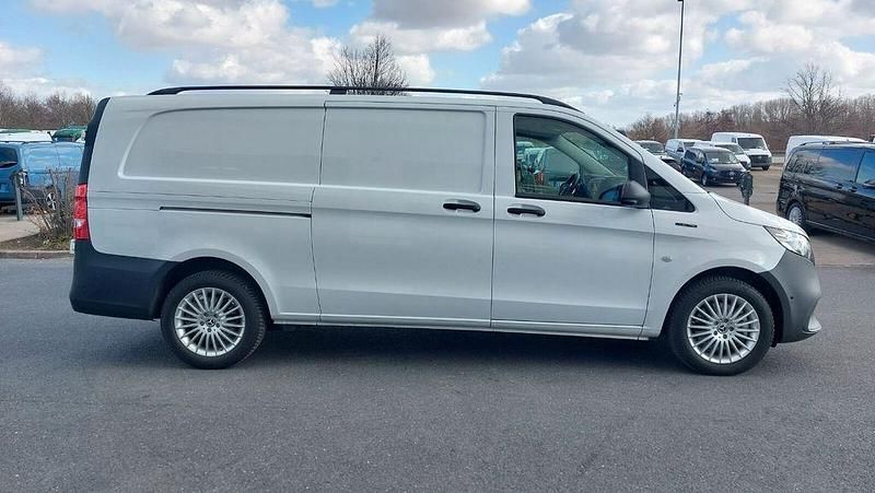 Gebraucht Mercedes e-Vito 85 kW (116 PS) 2024 Weiß Van / Kleinbus