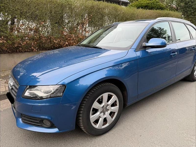 Gebraucht Audi A4 Attraction 143 PS (105 kW) 2011 Blau Kombi