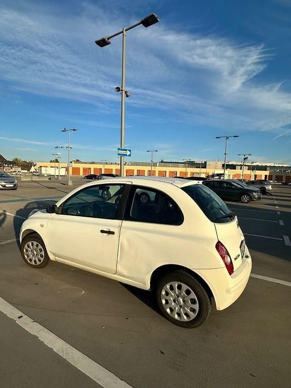 Weiß Gebraucht 2009 Nissan Micra C+C Acenta Cabrio | 1.950 € (Superpreis) - Bild 1/4