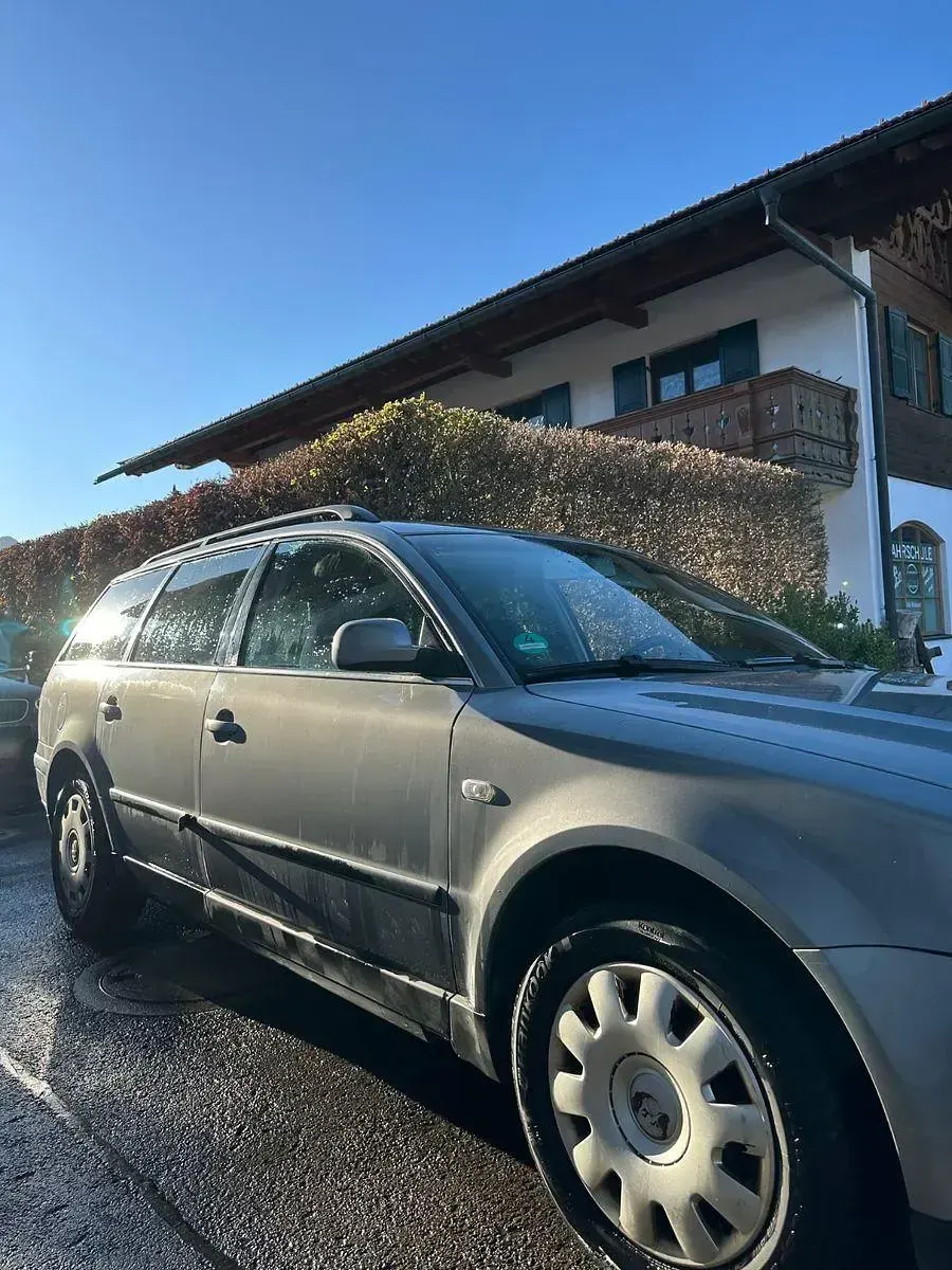 Gebraucht VW Passat Basis 116 PS (85 kW) 2003 Silber Limousine