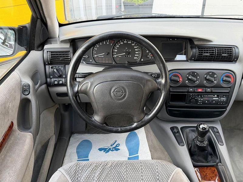 Gebraucht Opel Omega 116 PS (85 kW) 1995 Beige Limousine