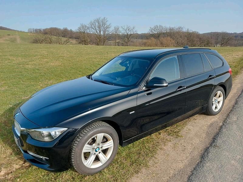 Gebraucht BMW 320 184 PS (135 kW) 2014 Schwarz Kombi