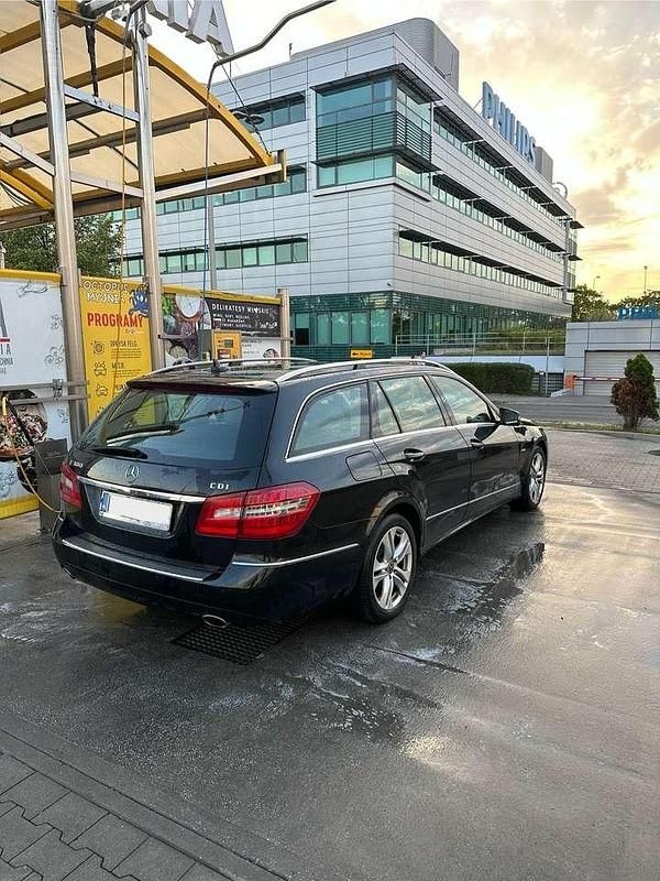 Gebraucht Mercedes E300 Avantgarde 204 PS (150 kW) 2010 Kombi