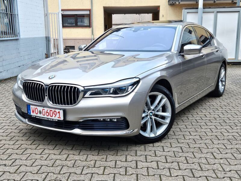 Kaschmirsilber metallic Gebraucht 2016 BMW 730 Limousine | 21.300 € (Teuer) - Bild 1/4