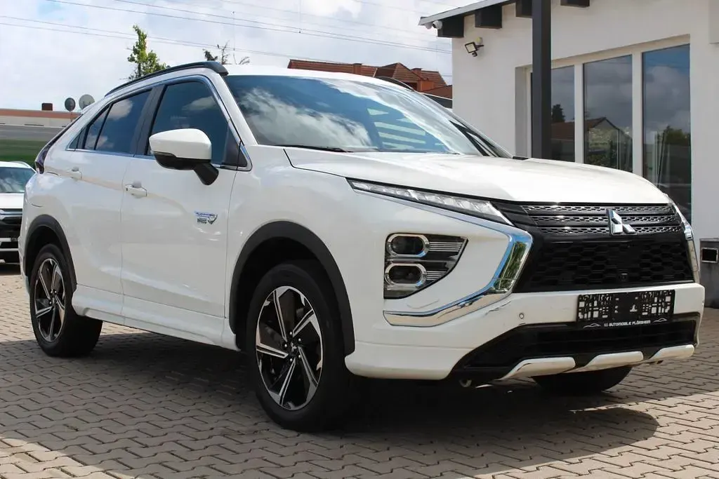 Gebraucht Mitsubishi Eclipse Cross Plus 188 PS (138 kW) 2022 Weiß SUV