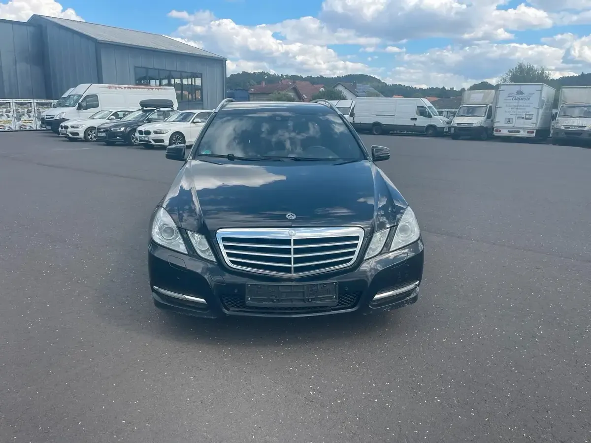 Gebraucht Mercedes E350 265 PS (194 kW) 2010 Schwarz Kombi