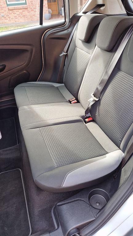 Gebraucht Ford B-MAX SYNC Edition 101 PS (74 kW) 2016 Silber Van / Kleinbus