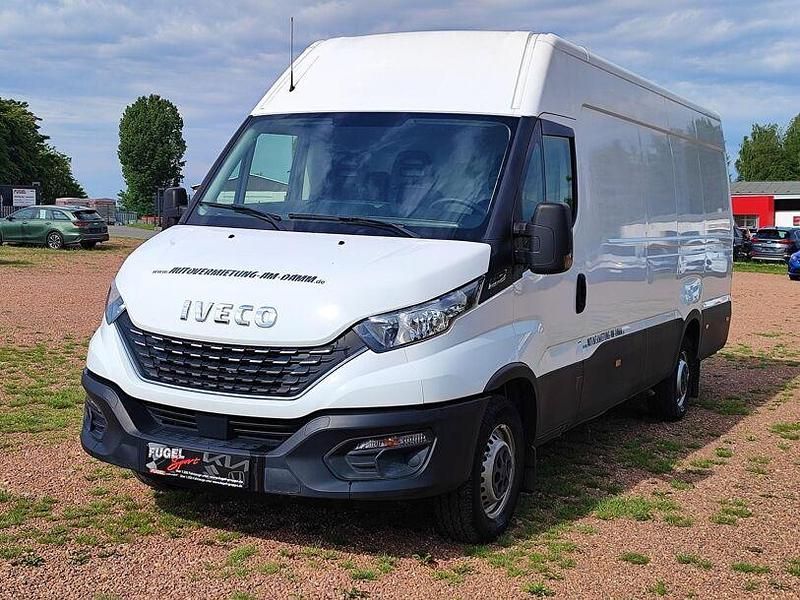 Gebraucht Iveco Daily 136 PS (100 kW) 2019 White ic 194 Limousine