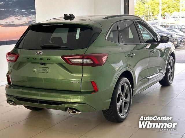 Neu Ford Kuga ST-Line 179 PS (131 kW) 2025 Bursting green SUV