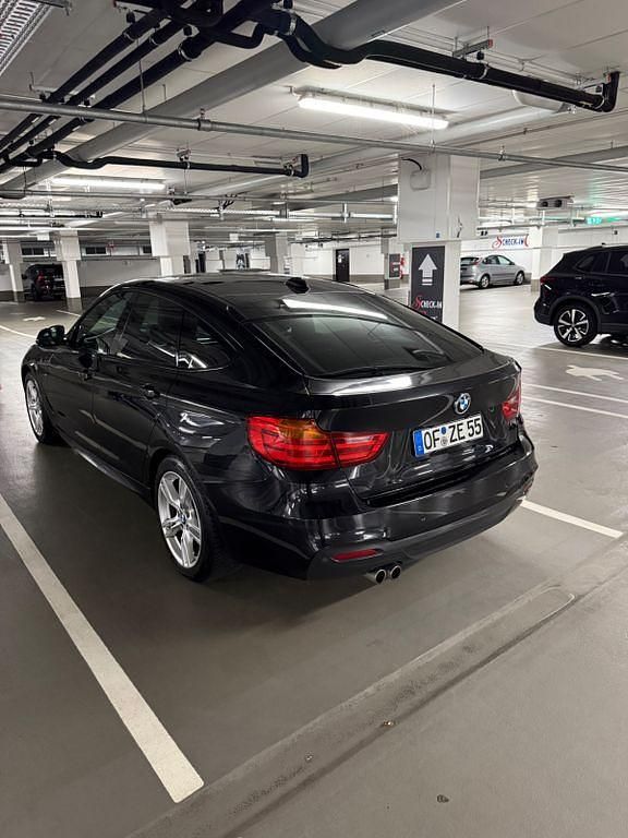 Schwarz Gebraucht 2015 BMW 330 Gran Turismo Performance Limousine | 15.700 € (Fairer Preis) - Bild 1/4