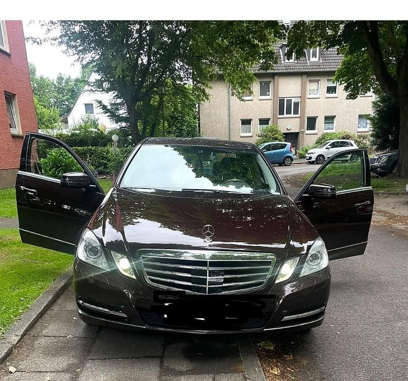 Violet Gebraucht 2011 Mercedes E350 Limousine | 7.900 € (Guter Preis) - Bild 1/4