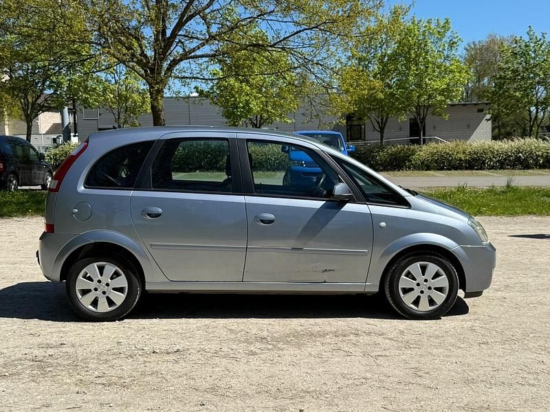 Second-hand Opel Meriva 101 CP (74 kW) 2006 Albastru Monovolum
