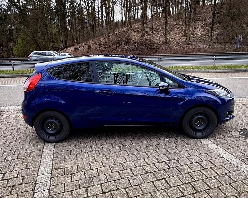 Gebraucht Ford Fiesta SYNC Edition 101 PS (74 kW) 2013 Blau Kleinwagen
