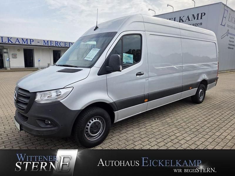 Silber Gebraucht 2020 Mercedes Sprinter Van | 29.988 € (Fairer Preis) - Bild 1/4