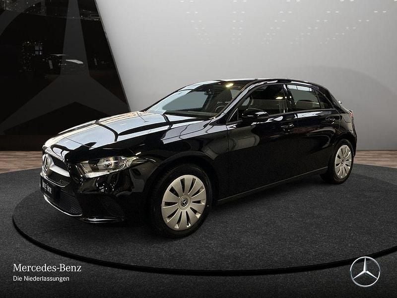 Gebraucht Mercedes A250 160 PS (117 kW) 2022 Schwarz Limousine