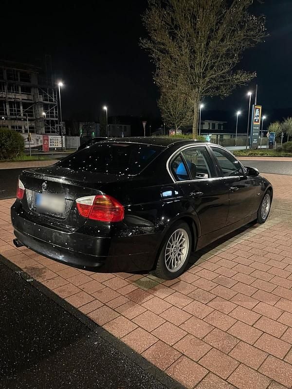 Gebraucht BMW 325 218 PS (160 kW) 2005 Schwarz Limousine
