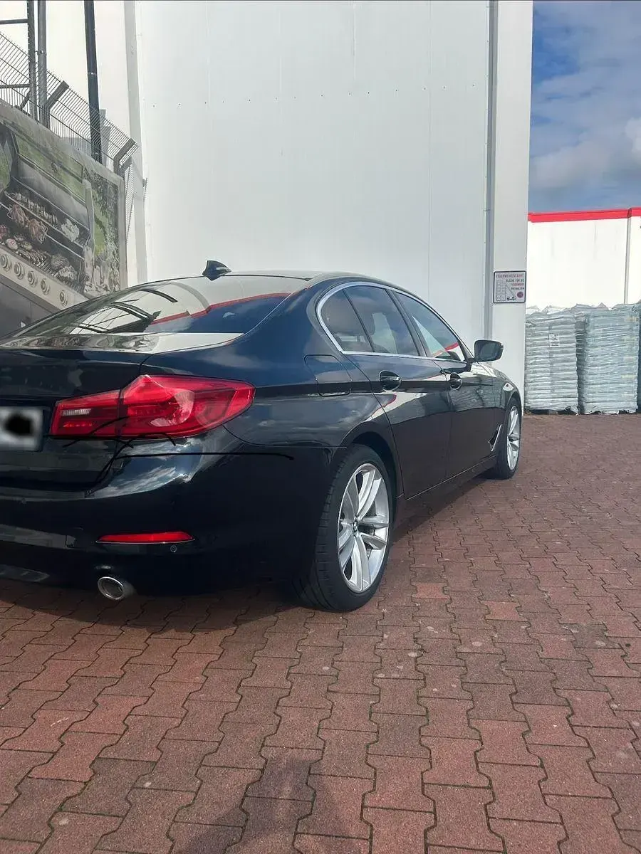 Używany BMW 520 Efficient Dynamics 190 KM (139 kW) 2017 Czarny Sedan/Limuzyna