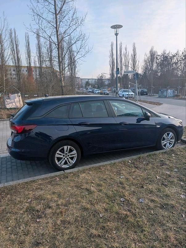 Gebraucht Opel Astra 150 PS (110 kW) 2017 Blau Kombi