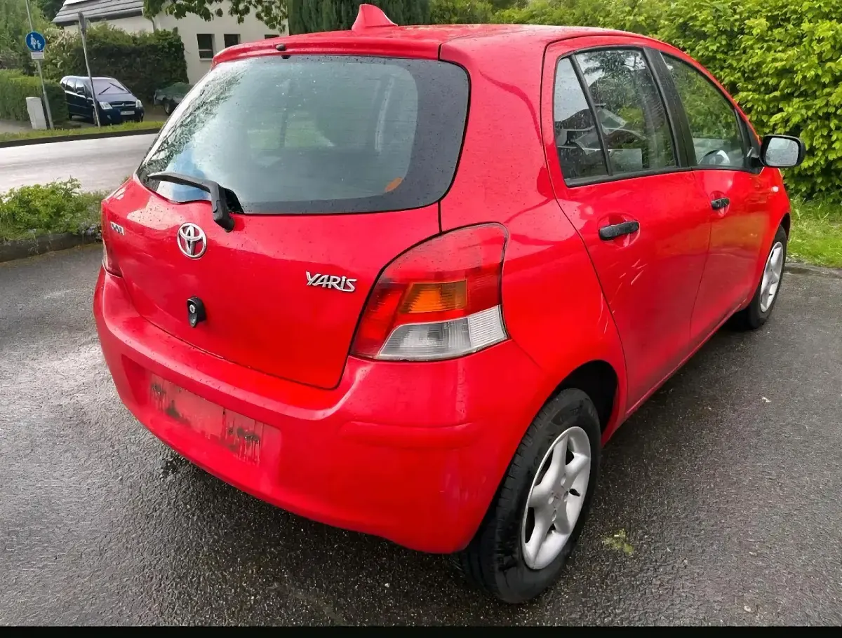 Gebraucht Toyota Yaris 101 PS (74 kW) 2009 Rot Kleinwagen