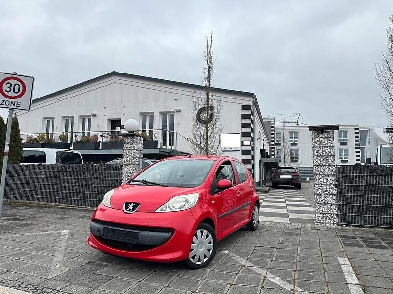 Rot Gebraucht 2007 Peugeot 107 Kleinwagen | 2.089 € (Etwas zu teuer) - Bild 1/4
