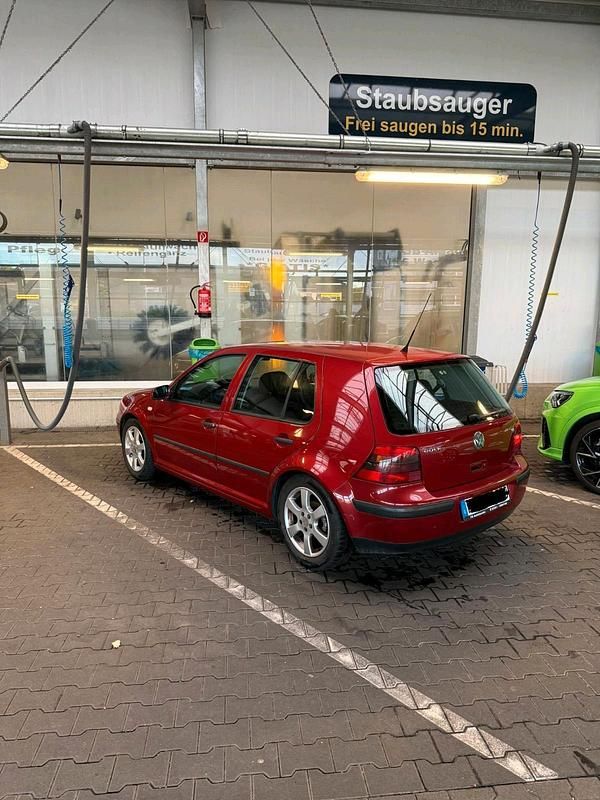 Rot Gebraucht 2000 VW Golf IV Kleinwagen | 1.500 € (Fairer Preis) - Bild 1/4