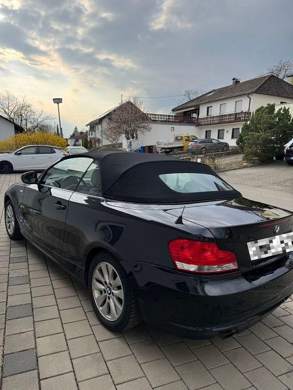 Gebraucht BMW 118 Cabriolet 143 PS (105 kW) 2010 Schwarz Cabrio