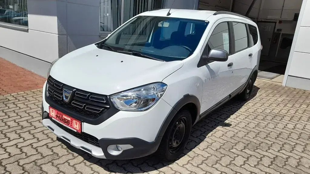 Gebraucht Dacia Lodgy Stepway 131 PS (96 kW) 2021 Weiß Van / Kleinbus