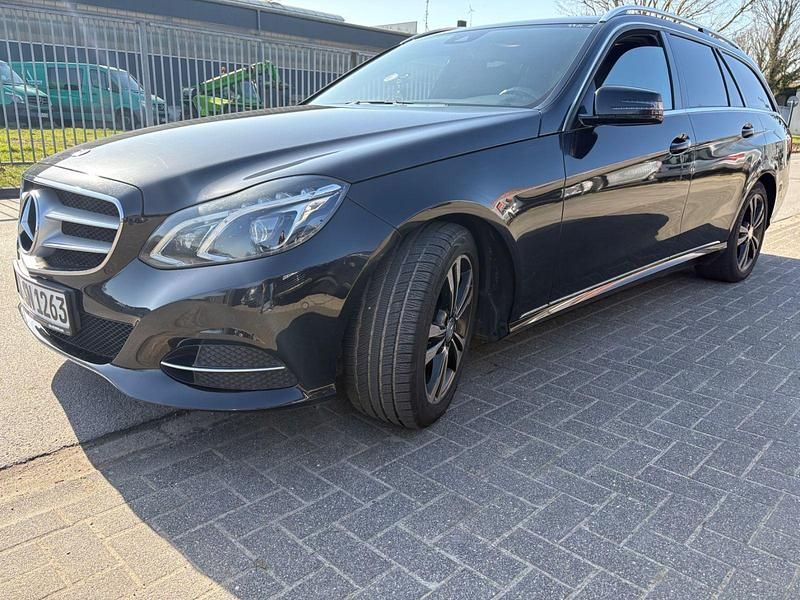 Gebraucht Mercedes E200 Avantgarde 136 PS (100 kW) 2015 Schwarz Kombi