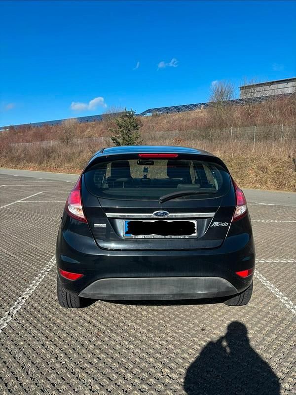 Gebraucht Ford Fiesta Titanium 80 PS (58 kW) 2013 Schwarz Kleinwagen