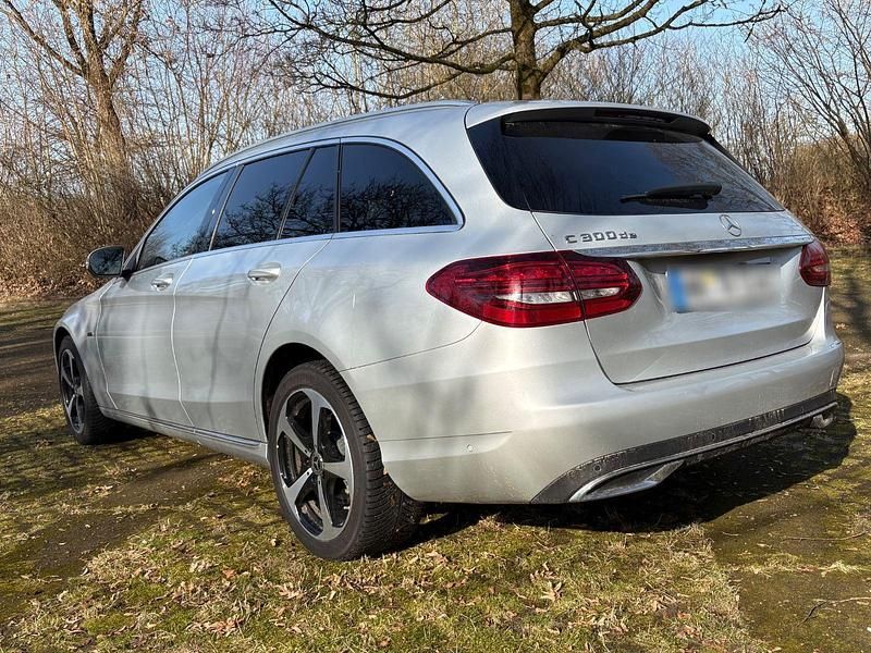 Gebraucht Mercedes C300e 306 PS (225 kW) 2021 Silber Kombi