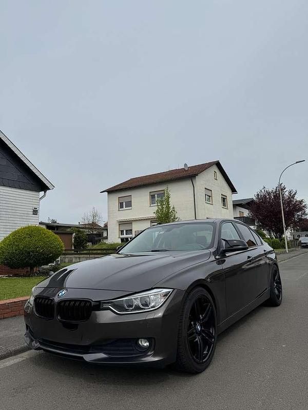 Gebraucht BMW 320 184 PS (135 kW) 2014 Limousine