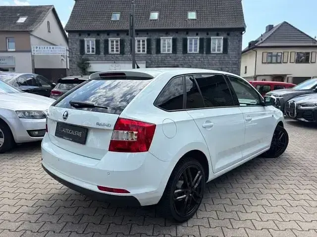 Gebraucht Skoda Rapid Ambition 90 PS (66 kW) 2015 Weiß Kleinwagen