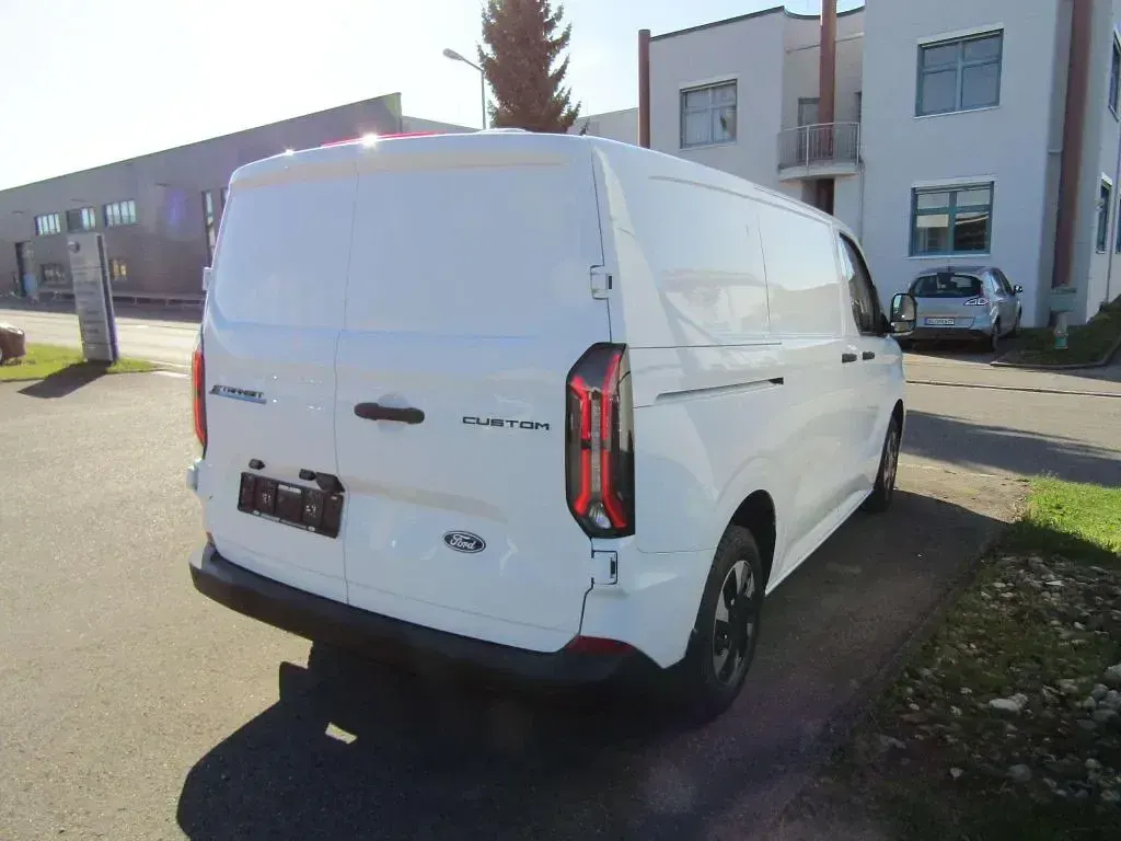 Gebraucht Ford Transit Trend 100 kW (136 PS) 2025 Weiß Van