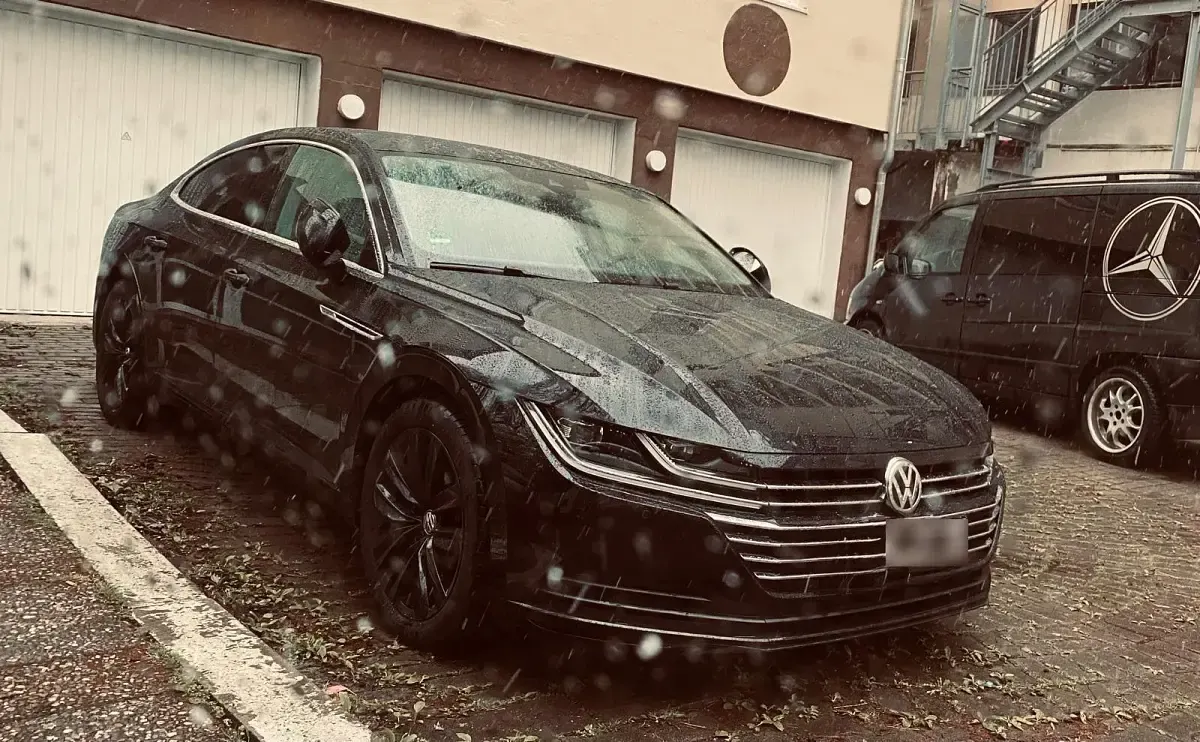 Second-hand VW Arteon 150 CP (110 kW) 2018 Negru Hatchback