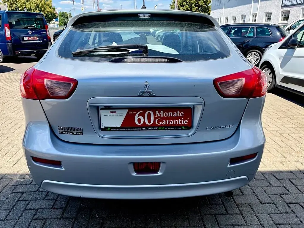 Gebraucht Mitsubishi Lancer Sportback 117 PS (86 kW) 2014 Silber Limousine