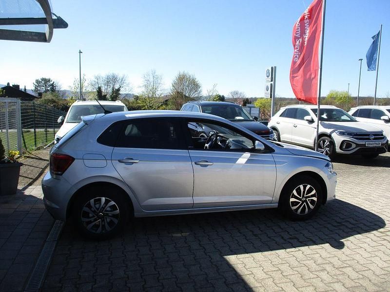 Gebraucht VW Polo Active 95 PS (69 kW) 2021 Silber Kleinwagen