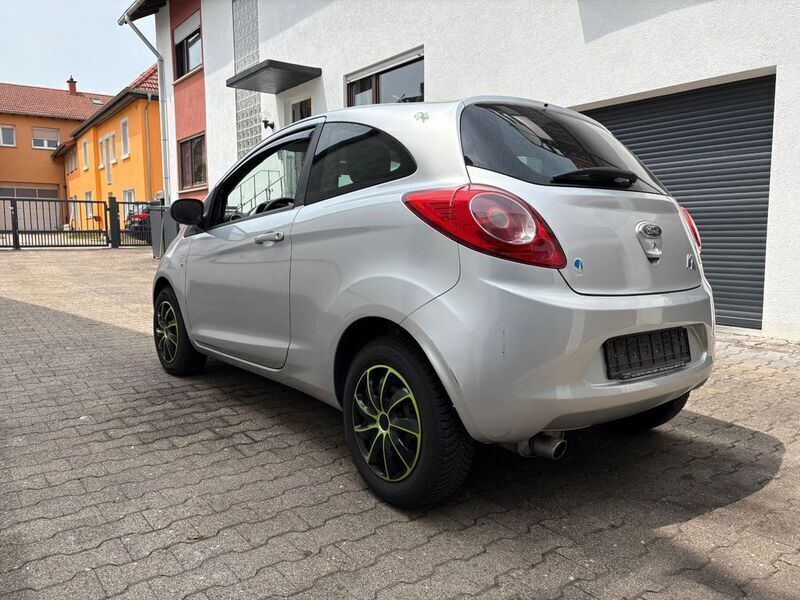Gebraucht Ford Ka Titanium 69 PS (50 kW) 2010 Silber Kleinwagen