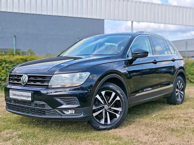 Deep black perleffekt Gebraucht 2020 VW Tiguan IQ Drive SUV | 19.875 € (Fairer Preis) - Bild 1/4