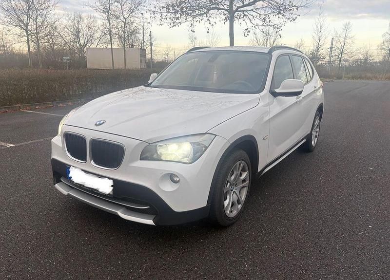 Weiß Gebraucht 2011 BMW X1 SUV | 6.990 € (Fairer Preis) - Bild 1/4
