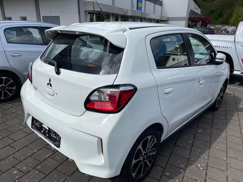 Gebraucht Mitsubishi Space Star 80 PS (58 kW) 2021 Weiß Kleinwagen