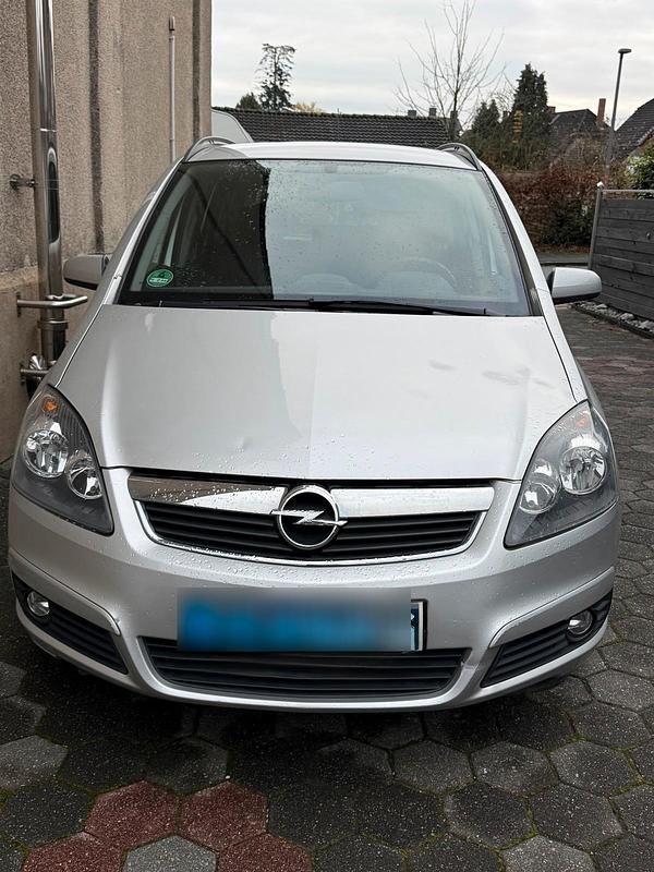 Luxuriose Opel Zafira Gebraucht Geraumiger Familienvan Mit Stil