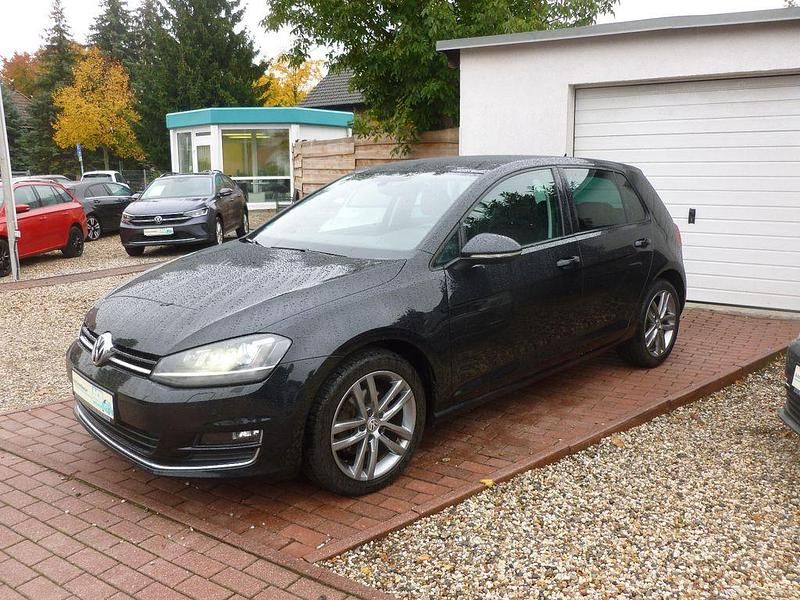 Schwarz Gebraucht 2016 VW Golf VII Highline Limousine | 11.900 € (Fairer Preis) - Bild 1/4