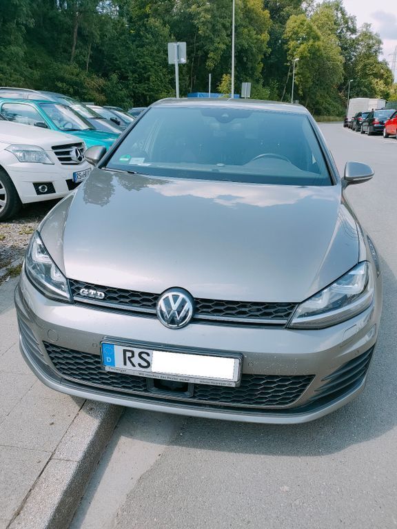 Grau Gebraucht 2016 VW Golf VII GTD Limousine | 15.300 € (Guter Preis) - Bild 1/4