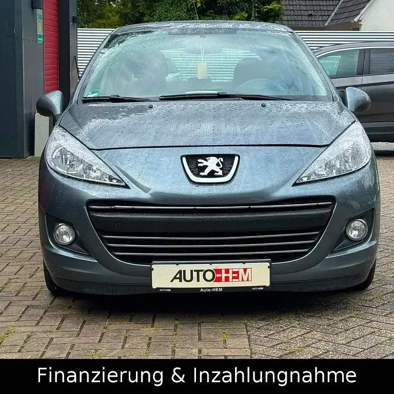 Gebraucht Peugeot 207 90 PS (66 kW) 2011 Grau Limousine